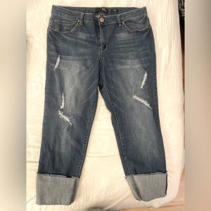1822 Taylor denim. Jeans. Crop. Distressed. Size 16